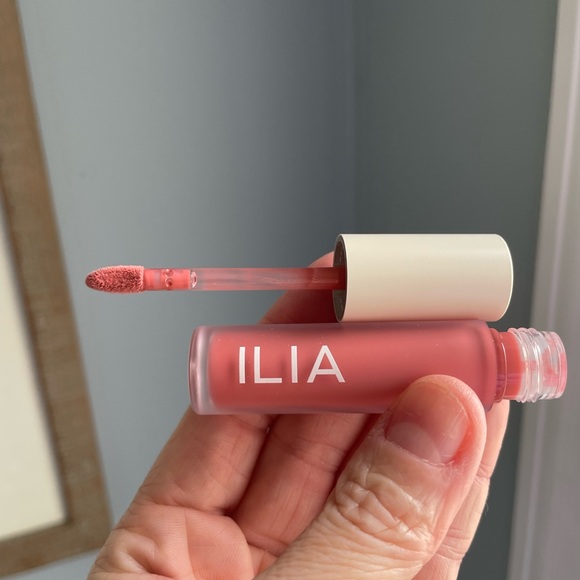 2 ILIA Balmy Gloss Tinted Lip Oil - Pink shades - Picture 5 of 8